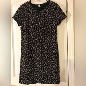 (Old Navy) Black Shift Dress with Fern Leaf Pattern